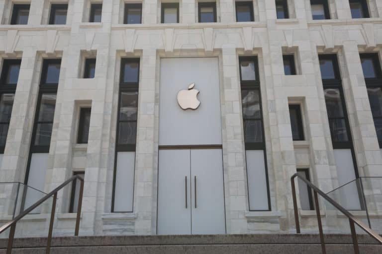 Apple’s Value Lights Up as it Hits $2 Trillion