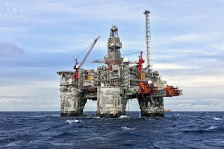 Image of oil rig